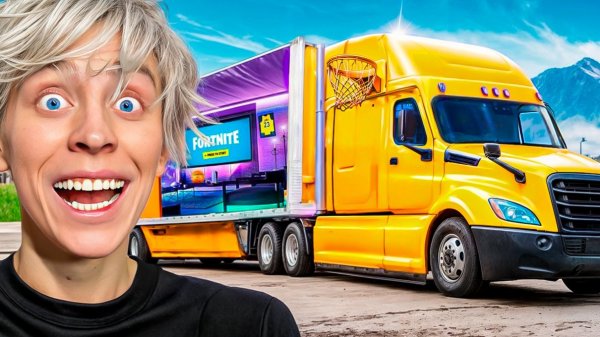 Я Построил ИГРОВУЮ КОМНАТУ в ФУРЕ ! А4