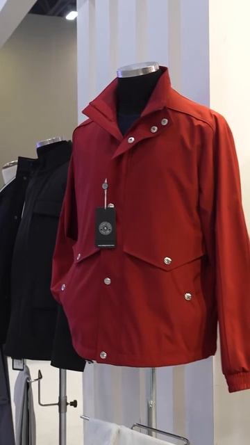 Погрузитесь в атмосферу выставки IFCO, где каждая деталь мужской моды доведена до совершенства