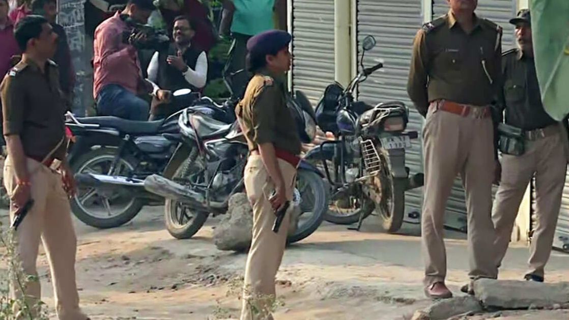 Школьнику вонзили нож в голову по пути на экзамен смотреть онлайн