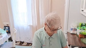 А они всё накатывают и накатывают.Спальный р-н Петербурга.