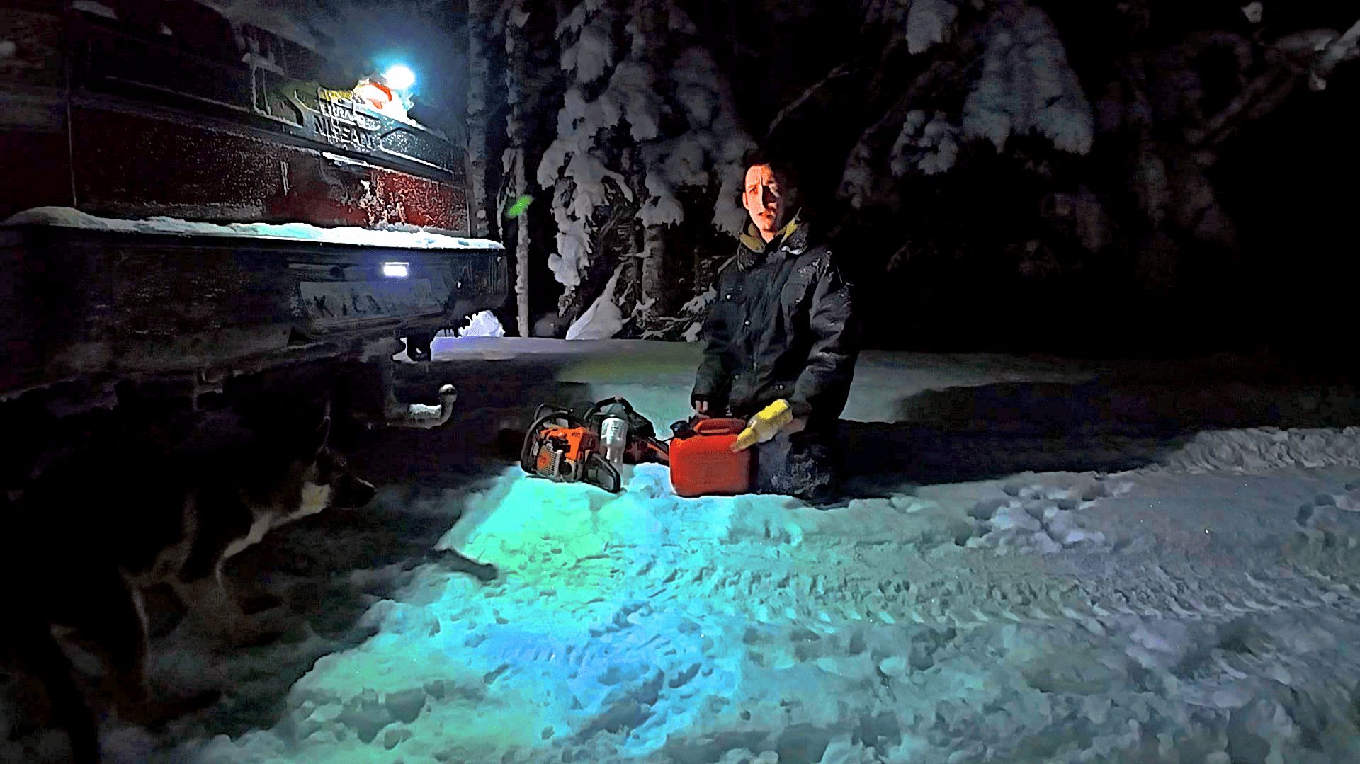 Когда встал не стой ноги!Остался в лесу без связи и без бензина! бензопила не заводиться мороз -26 смотреть онлайн