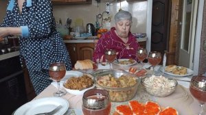 Отмечаю свой день рождения застолье