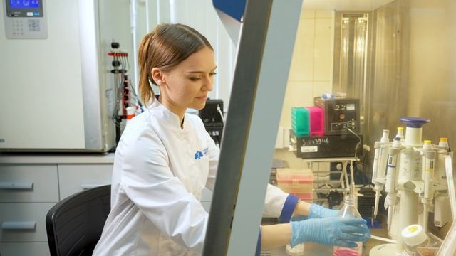 «В медицине все должно быть искусно, в том числе — халат!»