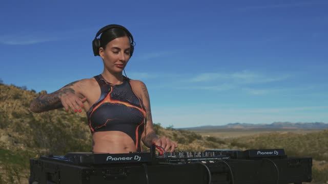 DeepMe - Live @ High Desert , California Melodic Techno & Minimal Techno 4k Dj Mix 2026 смотреть онлайн