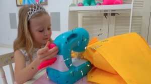 Настя собирается на бал с папой