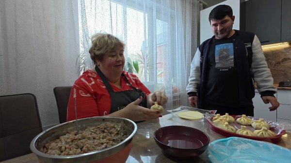 Вкусная курочка в желе. Готовлю хинкали из тонкого теста.