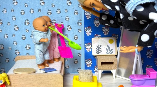 БАБУШКА, НАСЫПЬ НАМ ПЕСОЧКА🤣🤣🤣 Настя и Рома веселая семейка! Куклы Барби мультик ДаринелкаТВ