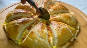 Хачапури - грузинское мучное изделие с сырной начинкой