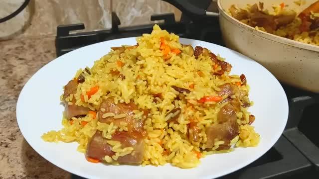 Ароматный и рассыпчатый плов на сковороде. смотреть онлайн