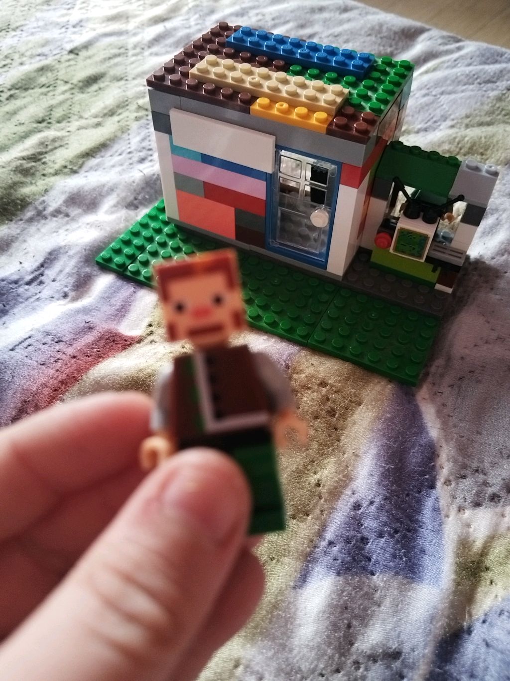 лего чел попал в наш мир