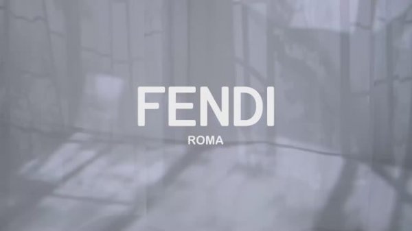 Показ коллекции Fendi весна-лето 2021