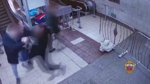 Столичная полиция задержала пассажира за драку возле эскалатора на станции метро «Пушкинская»