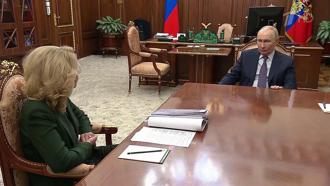 Развитие российской медицины сегодня было в центре внимания Владимира Путина. смотреть онлайн