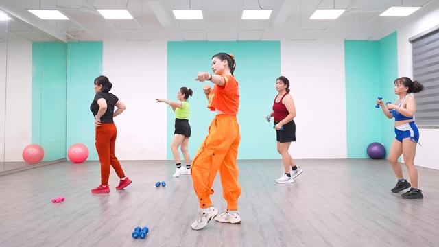 18 Minute Dance Workout At Home _ Exercise To Lose Weight FAST _ Zumba Class смотреть онлайн