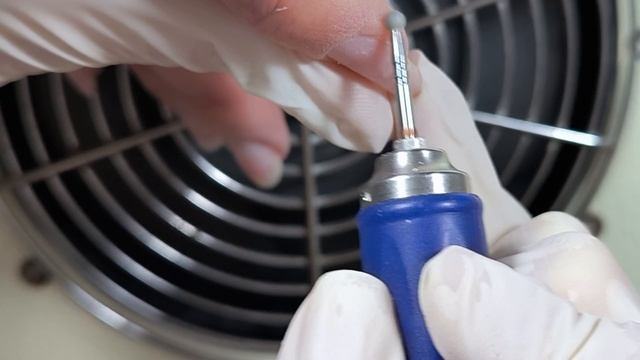 Искристый маникюр