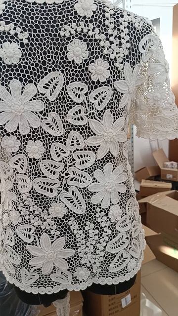 Продам кофточку Ирландским кружевом