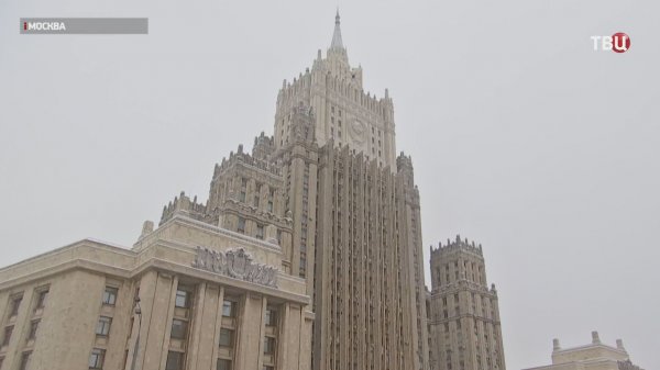 Лавров поздравил российских дипломатов с Днем дипломатического работника