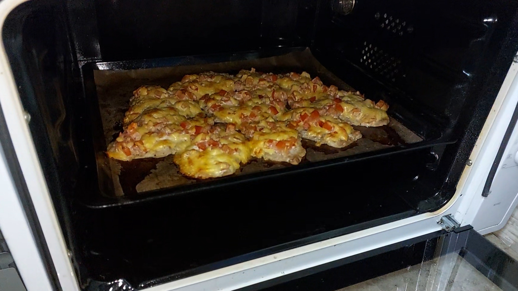 Готовлю крабовый салат и отбивные смотреть онлайн