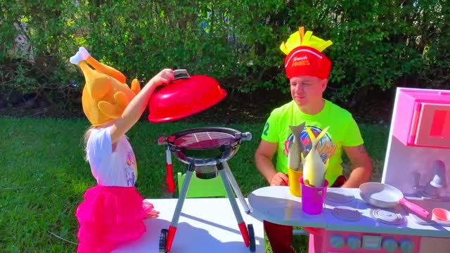 Настя и папа играют в ресторан смотреть онлайн