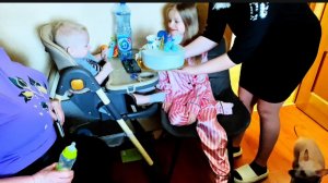 Я уже хочу Тортика, а доченька все работать заставляет!В  День рождения Внука  все собрались