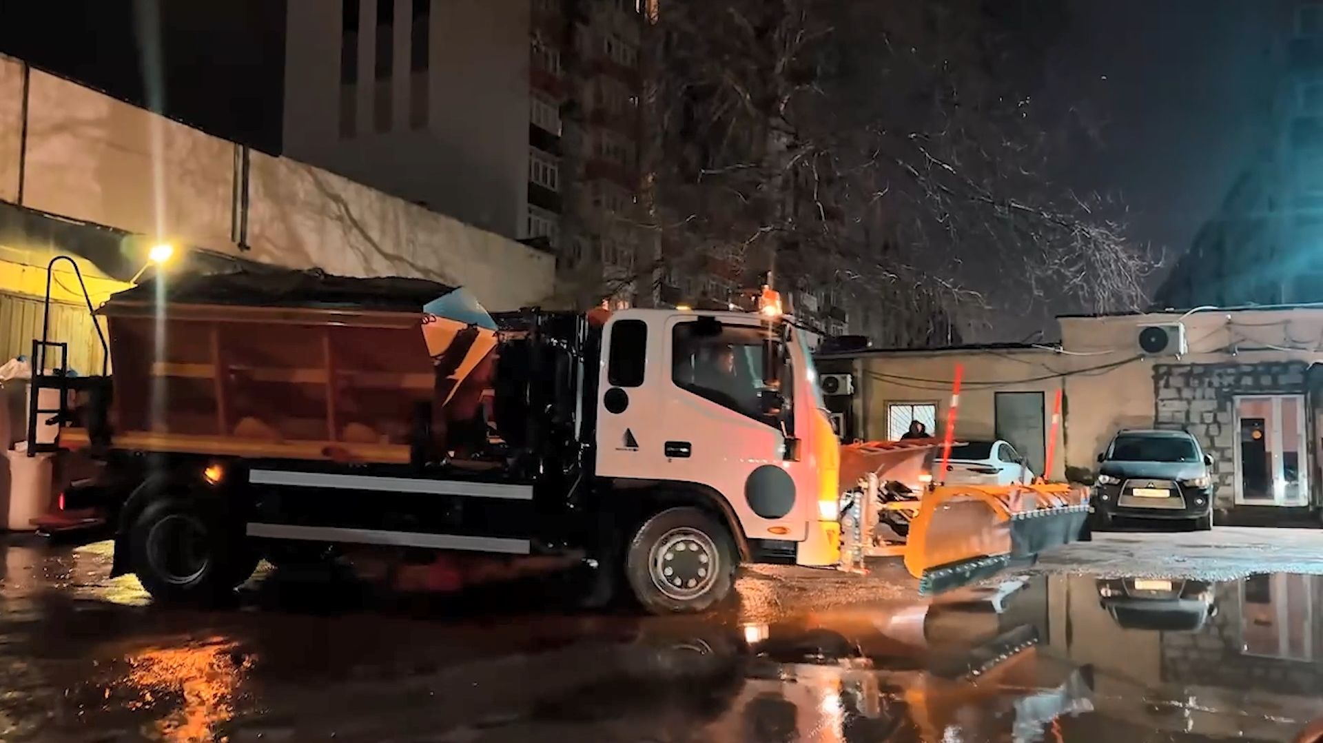 Анапские коммунальщики борются с последствиями непогоды смотреть онлайн