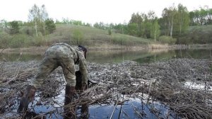Ловля карася на маховую удочку с поплавком. Рыбалка из детства.