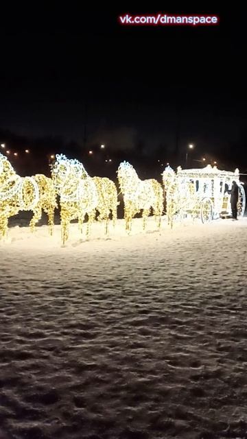 Карета с лошадьми в Царицыно смотреть онлайн