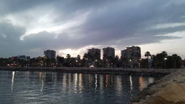 Турция, Мерсин, район Mezitli: ночной город и море! смотреть онлайн