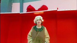 дама в красном