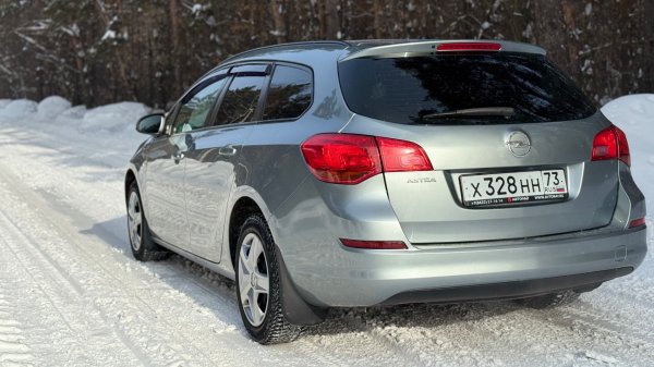 Opel Astra J 2012