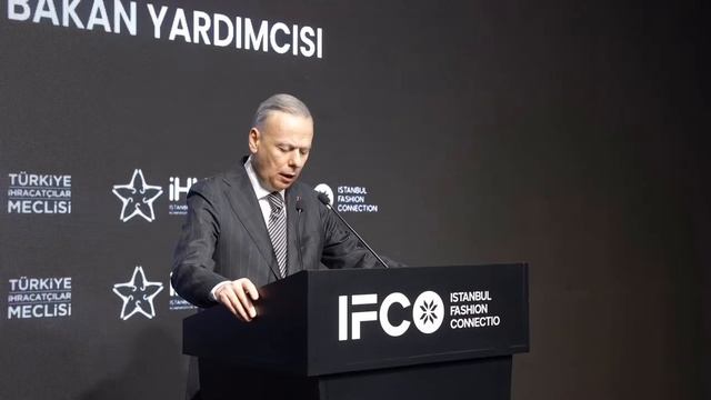 Первый день IFCO был наполнен модой во всех категориях, а также семинарами и Fashion-мероприятиями.