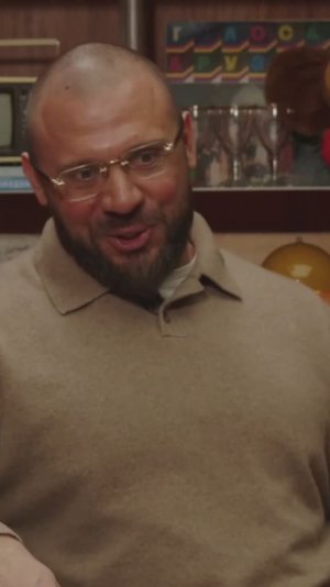 В чём феномен иноагента Маши Певчих? Почему её все хотят?   Объясните!!!