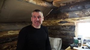 Живу в таёжной избе, Медведь стучится в дверь