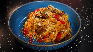 Лапша по-азиатски.