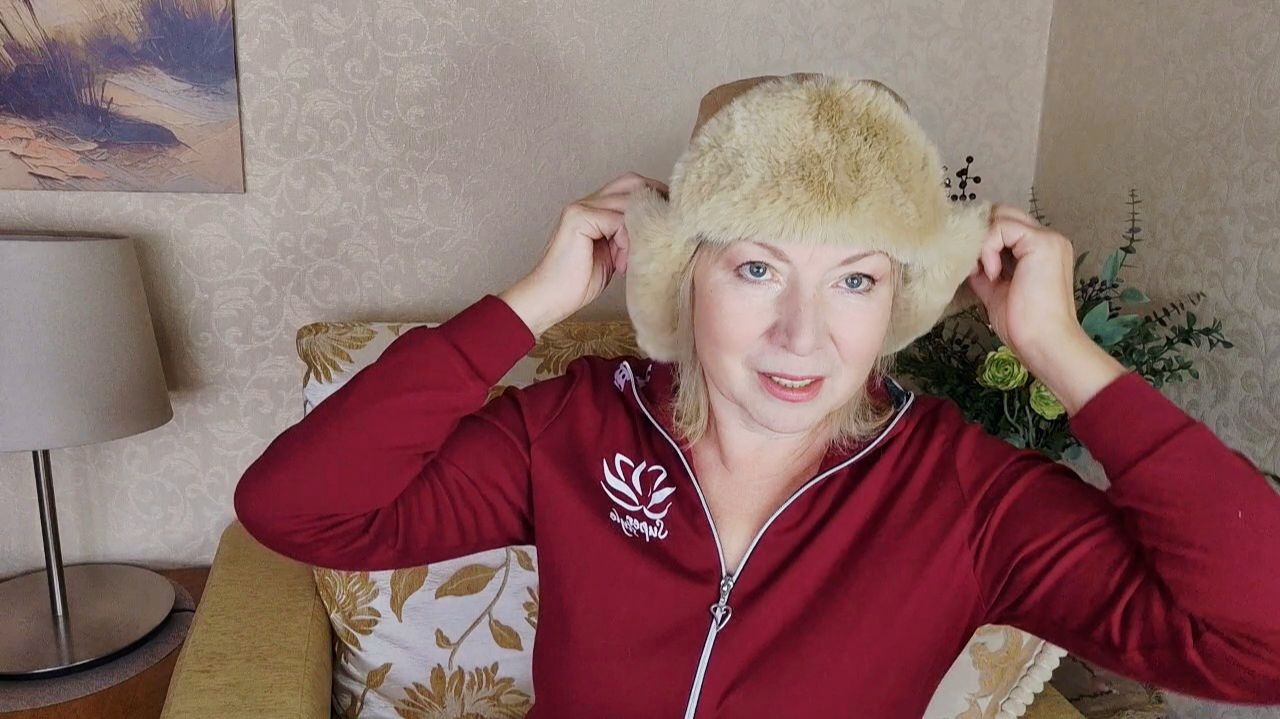 У нас такое не носят) Ушанка и Сапоги. Мои массажеры. Продукты из Чижика смотреть онлайн