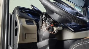 Как снять кожух под рулём MAN TGX 2021 год