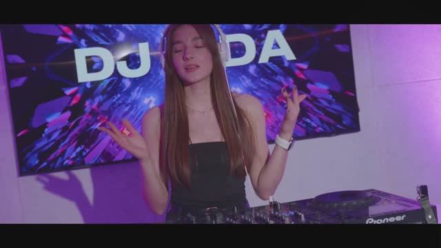 DJ VIDA - MELODIC DJ SET Live @ KISS FM Ukraine смотреть онлайн