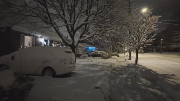Полуночная прогулка после сильного снегопада Канада