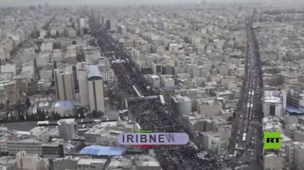 لقطات جوية توثق مشاركة هائلة في احتفالات الذكرى الـ47 للثورة الإيرانية في طهران