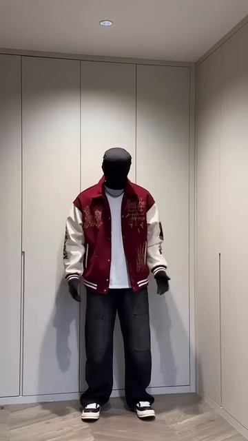 Ты Можешь Изменить Себя, Только Принарядившись. смотреть онлайн