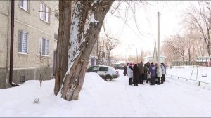 Дорога домой для жителей тюменского двора на Лесобазе стала настоящим испытанием