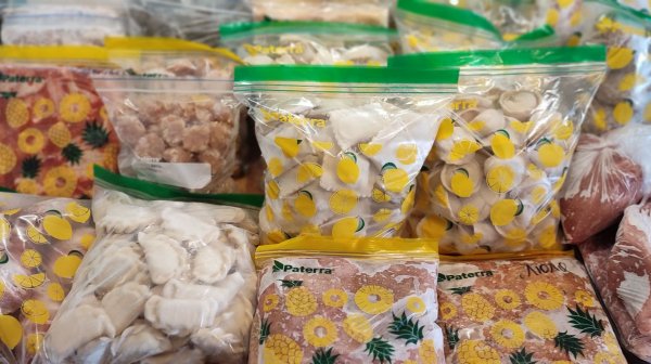 Заготовка полуфабрикатов в морозилку / Preparation of semi-finished products in the freezer