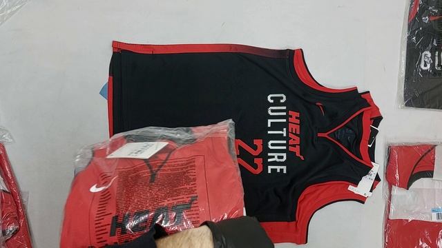 41788 ПРОДАН NBA Микс сток, 2пак, NBA 1/2оптом смотреть онлайн