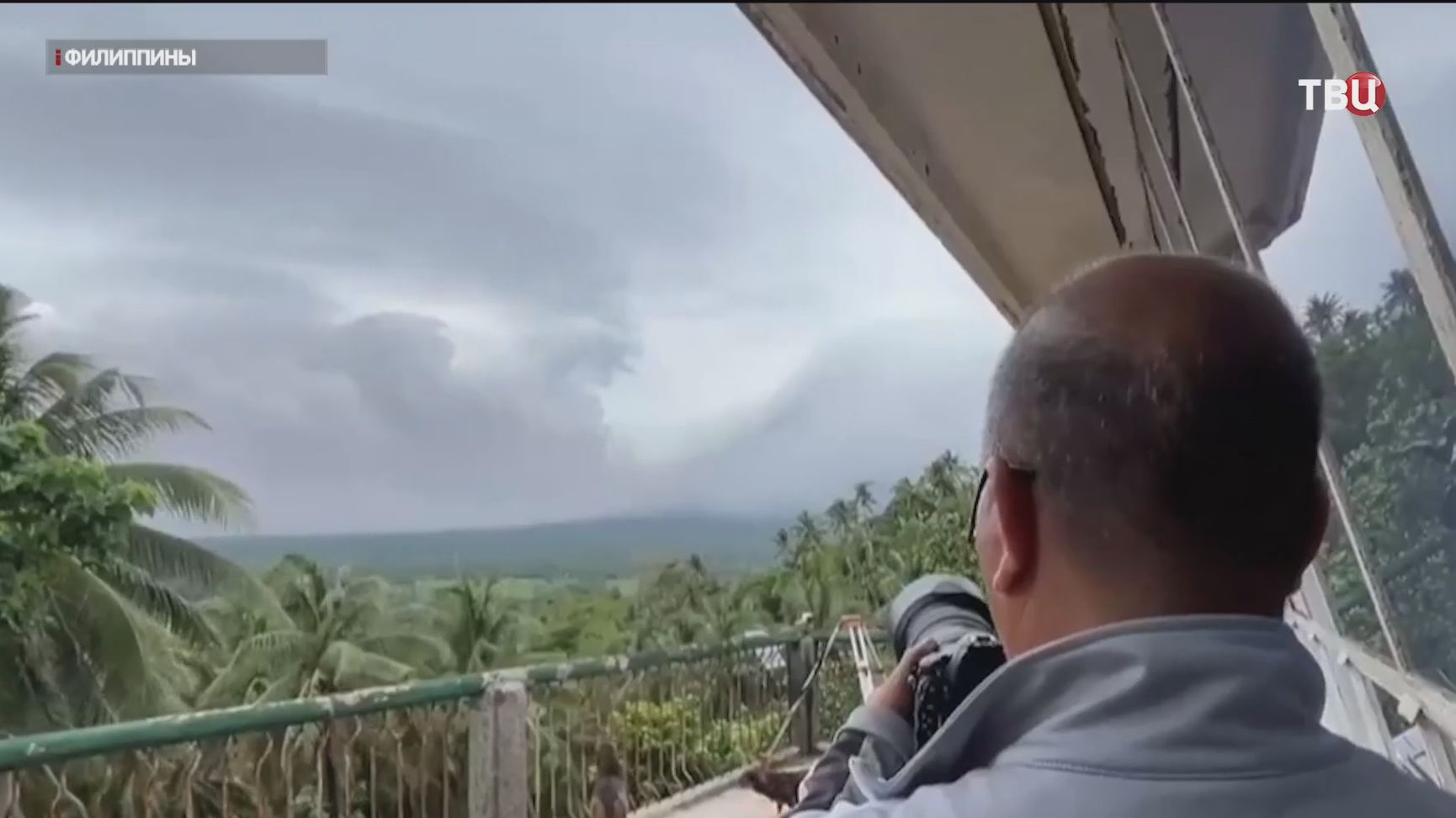 Чрезвычайное положение ввели на Филиппинах из-за вулкана смотреть онлайн