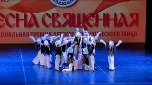 "По ту сторону клетки"