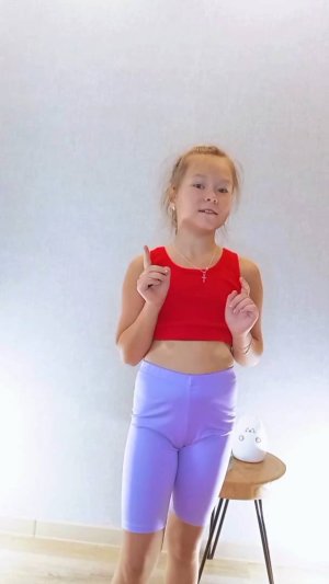 учим тренд для девочек из тик тока.