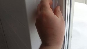 Нашел реально полезный способ как убрать поддувание между стеклопакетом и подоконником!