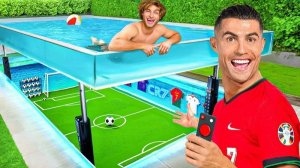 Я построил СЕКРЕТНОЕ футбольное поле для Роналду! [Topper Guild]