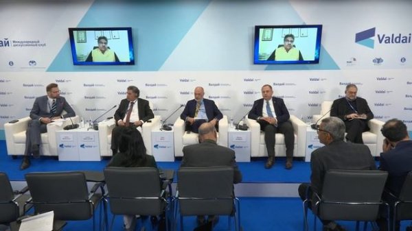 Political Systems Amid Global Instability and Crisis of Public Trust (in English)