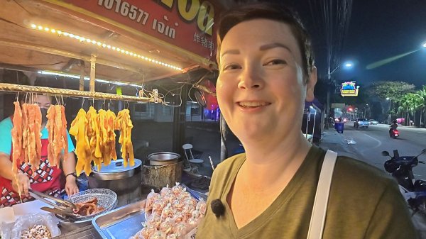 Вечерняя Паттайя Джомтьен! Нашли СТРАННОЕ мясо для Вована! Где, что КАК в Таиланде от экспатов) Влог